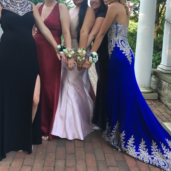 FORMAL/PROM DRESS - Picture 2 of 3